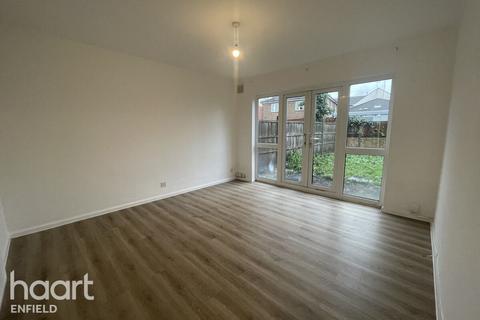 2 bedroom apartment to rent, Eagle Close, ENFIELD