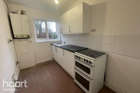 2 bedroom apartment to rent, Eagle Close, ENFIELD