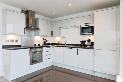 2 bedroom flat to rent, Western Gateway, London, E16