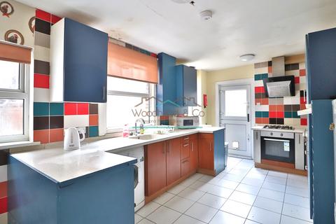 undefined, Room 2 Russell Street, Luton
