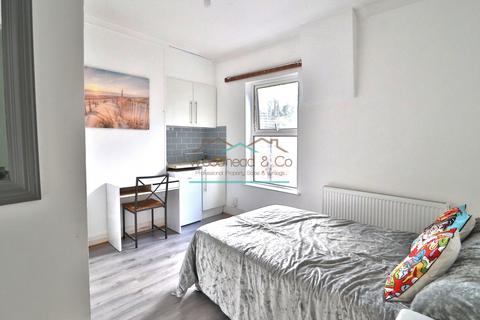 undefined, Room 4, Luton, LU1 5EA
