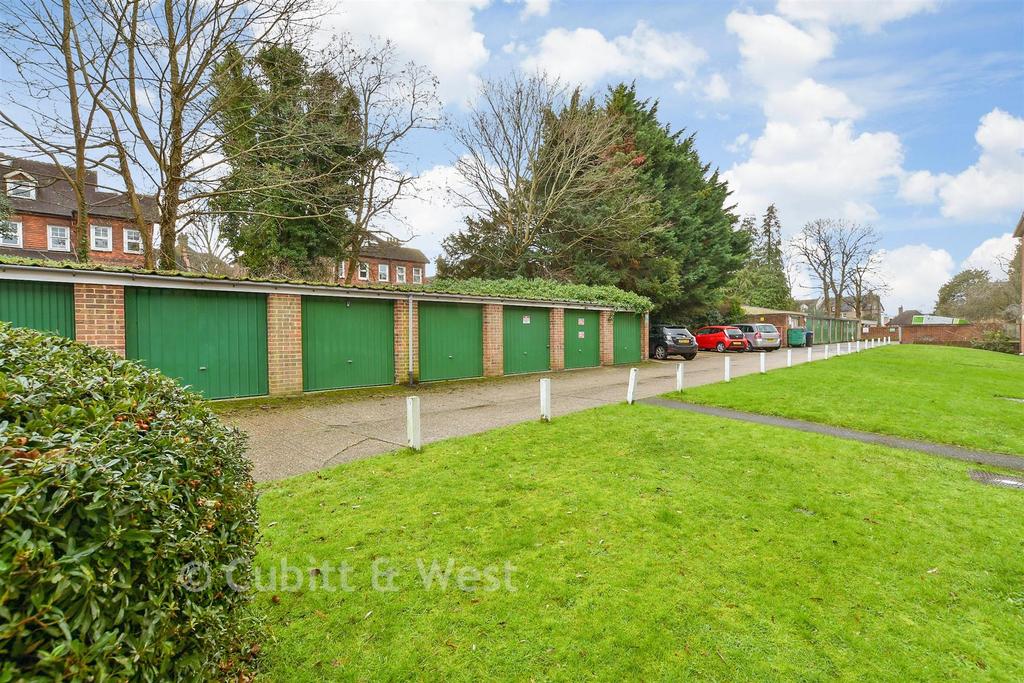 Driveway/Parking