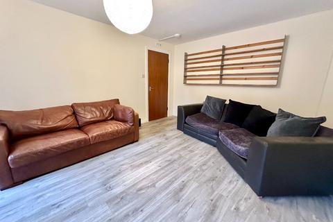 2 bedroom flat to rent, Kent Road, Charing Cross, Glasgow, G3