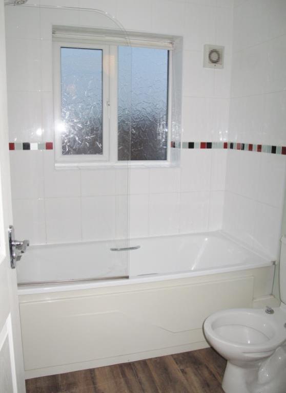 Bathroom lge