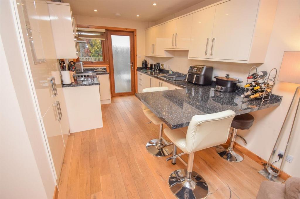 KITCHEN AREA-2.jpg