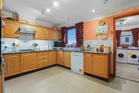 3 bedroom bungalow for sale, Romangate, Dunning PH2