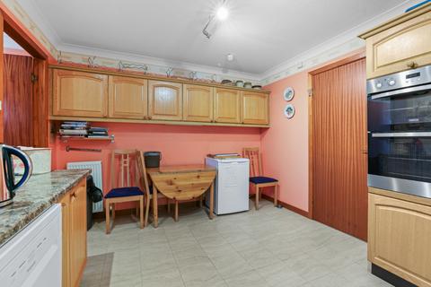 3 bedroom bungalow for sale, Romangate, Dunning PH2