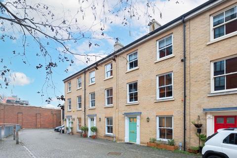 4 bedroom terraced house for sale, Kilderkin Way, Norwich