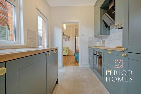 2 bedroom end of terrace house for sale, Rochford Road, Chelmsford