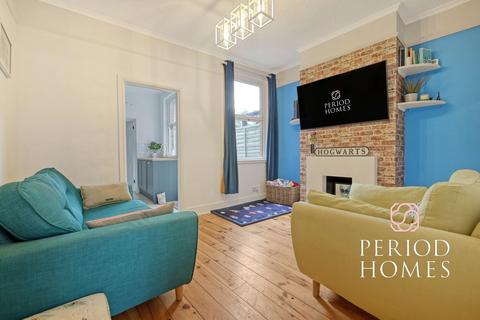 2 bedroom end of terrace house for sale, Rochford Road, Chelmsford