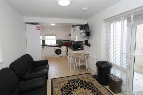4 bedroom house to rent, Copper Street, Cardiff CF24