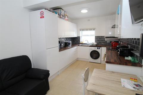 4 bedroom house to rent, Copper Street, Cardiff CF24