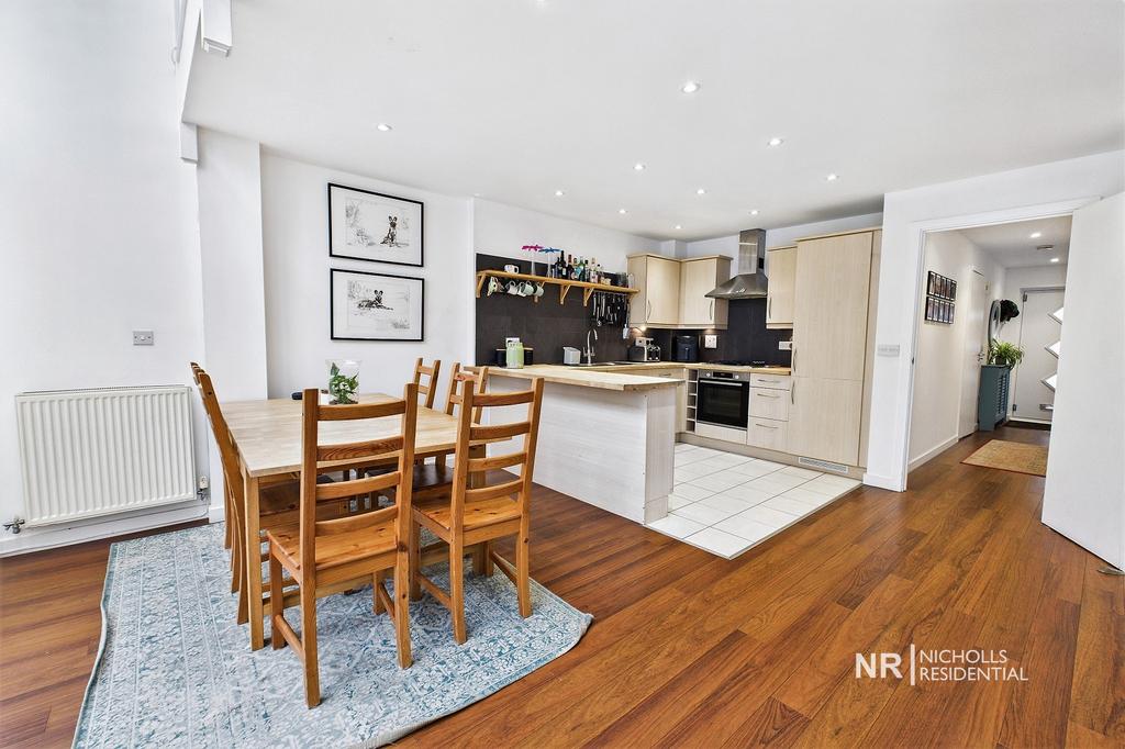 Kitchen/Dining Room Extra Photo 2