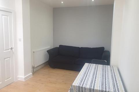 1 bedroom flat to rent, Victoria Road, Ruislip