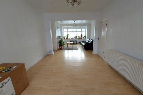 3 bedroom terraced house to rent, Ilford, Essex, IG2