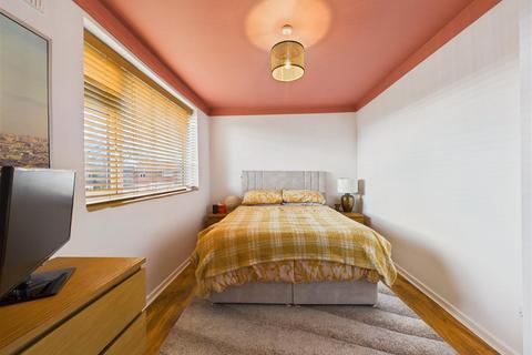 2 bedroom semi-detached house for sale, Kirkham Close, Hessle