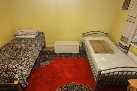 undefined, Clements Court, Green Lane, HOUNSLOW, Greater London, TW4