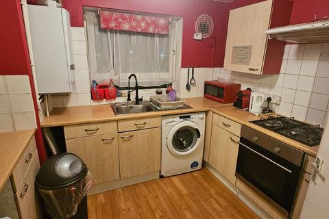 House share to rent, Clements Court, Green Lane, HOUNSLOW, Greater London, TW4