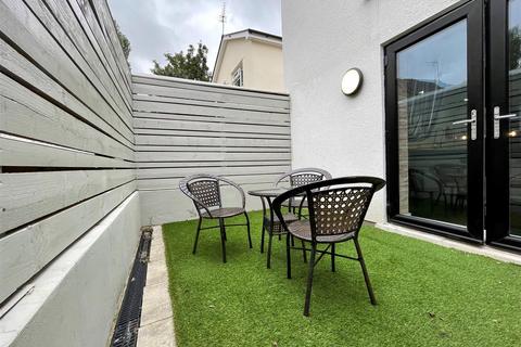2 bedroom apartment to rent, The Walk, Cardiff