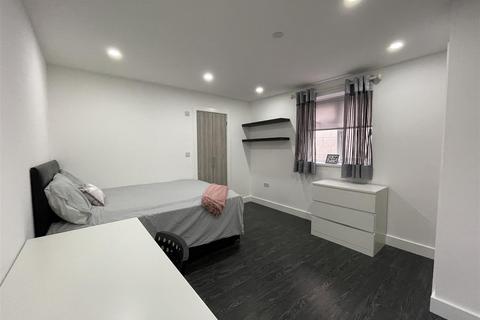 2 bedroom apartment to rent, The Walk, Cardiff