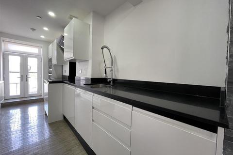 2 bedroom apartment to rent, The Walk, Cardiff