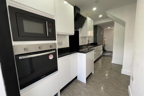 2 bedroom apartment to rent, The Walk, Cardiff