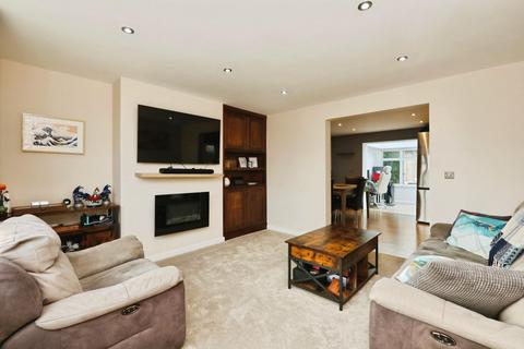 3 bedroom semi-detached house for sale, Poplar Avenue, Beighton, Sheffield, S20 1AJ
