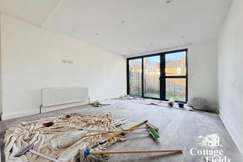 3 bedroom semi-detached house to rent, Baxter Road, London, N18