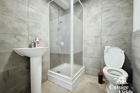 3 bedroom semi-detached house to rent, Baxter Road, London, N18