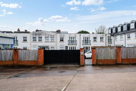 2 bedroom flat for sale, Chantry Mews, Reigate RH2