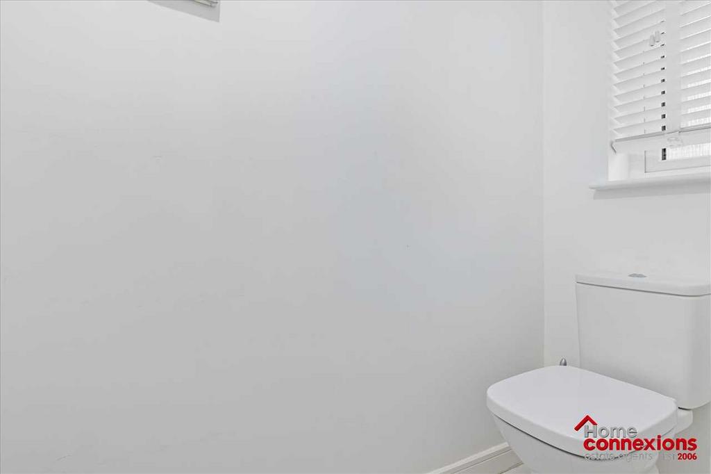 Lower Level WC (2)
