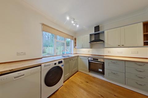 undefined, Barnes Rise, Kings Langley WD4