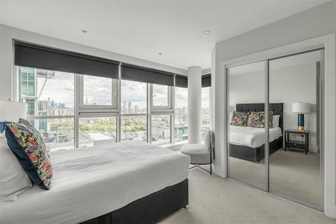 2 bedroom flat for sale, St. George Wharf, London SW8