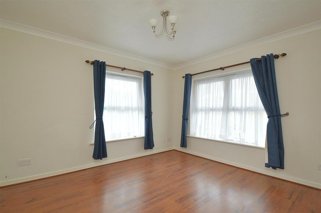 Lounge1.jpg