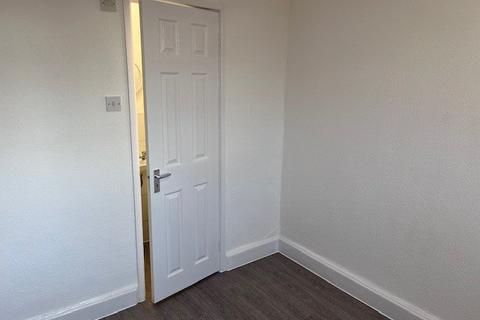 undefined, Yiewsley High Street, Yiewsley UB7