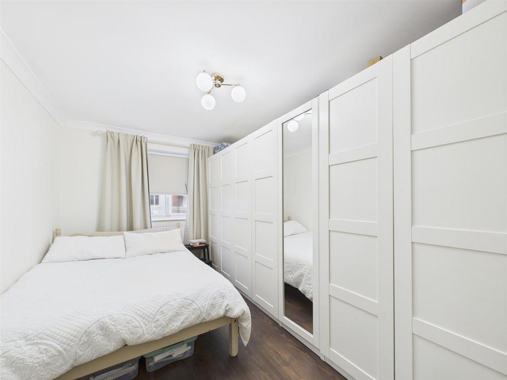 Bed 2.jpg