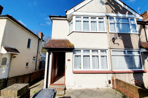 undefined, Saxon Avenue, Feltham TW13
