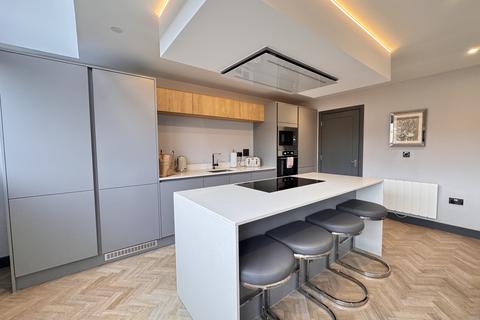 2 bedroom flat for sale, The Moorwell, Windsor Road