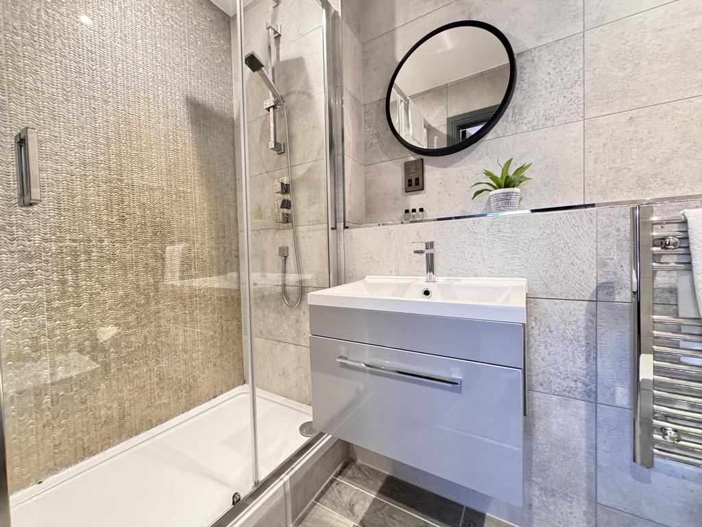 Ensuite