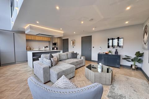 2 bedroom flat for sale, The Moorwell, Windsor Road