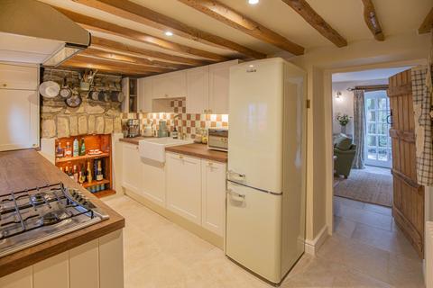 2 bedroom terraced house for sale, Gastons Road, Malmesbury, SN16