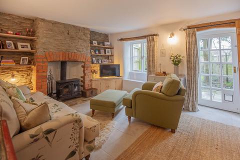 2 bedroom terraced house for sale, Gastons Road, Malmesbury, SN16
