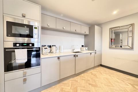 2 bedroom flat for sale, The Moorwell, Windsor Road, Penarth
