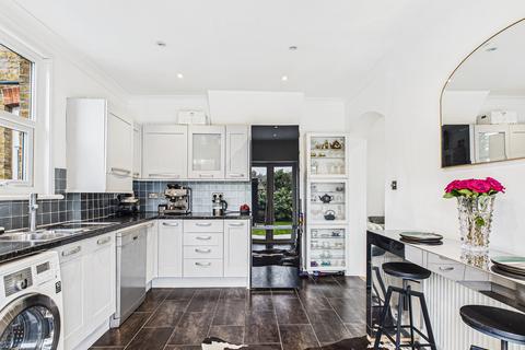 2 bedroom apartment for sale, Ditton Court Road, Westcliff-on-sea, SS0