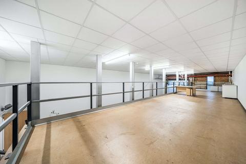 Industrial unit to rent, Oxgate Ln London NW2 7HU