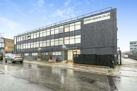 Industrial unit to rent, Oxgate Ln London NW2 7HU