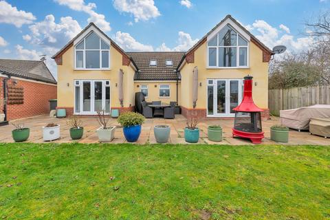 4 bedroom detached house for sale, Baker Drive, Cambridge CB25