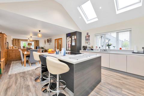 4 bedroom detached house for sale, Baker Drive, Cambridge CB25