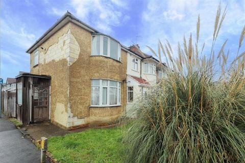 Windsor Gardens, Hayes, Middlesex, UB3 1QY