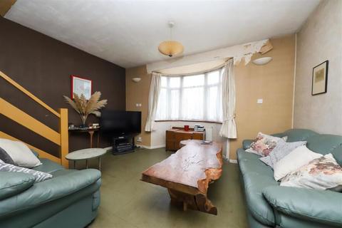 undefined, Windsor Gardens, Hayes, Middlesex, UB3 1QY